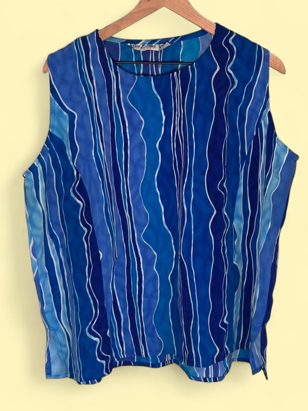 Vintage Sleeveless Cropped Blue Wave-Stripe Tank Top